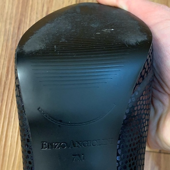 Enzo Angiolini Black Snakeskin Textured Heels - Picture 4 of 7